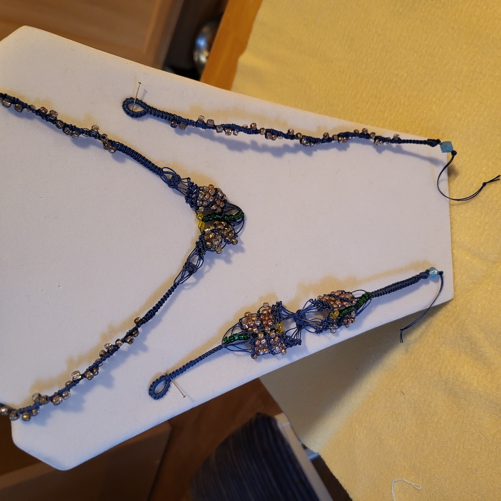 Elegant Blue Beaded Necklace and Bracelets Set